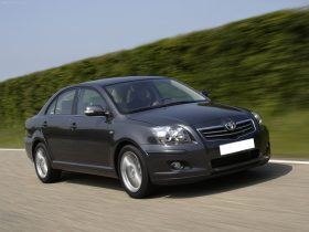 TOYOTA AVENSIS II 2005-2006.